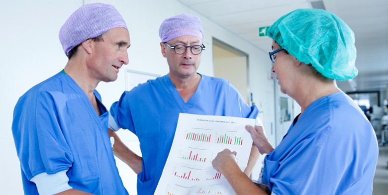 Doctoren bespreken uitslagen