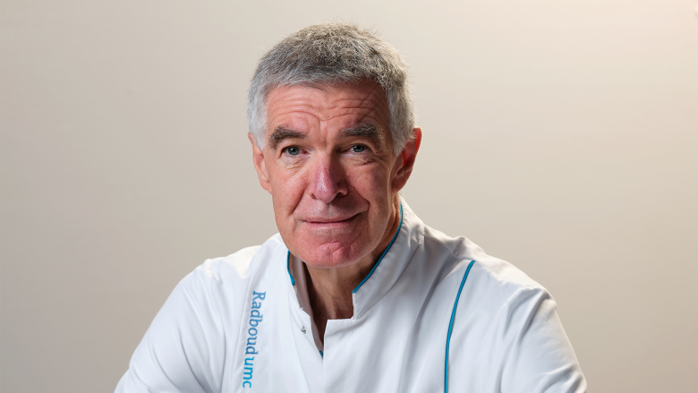 Portretfoto Hans van der Hoeven.